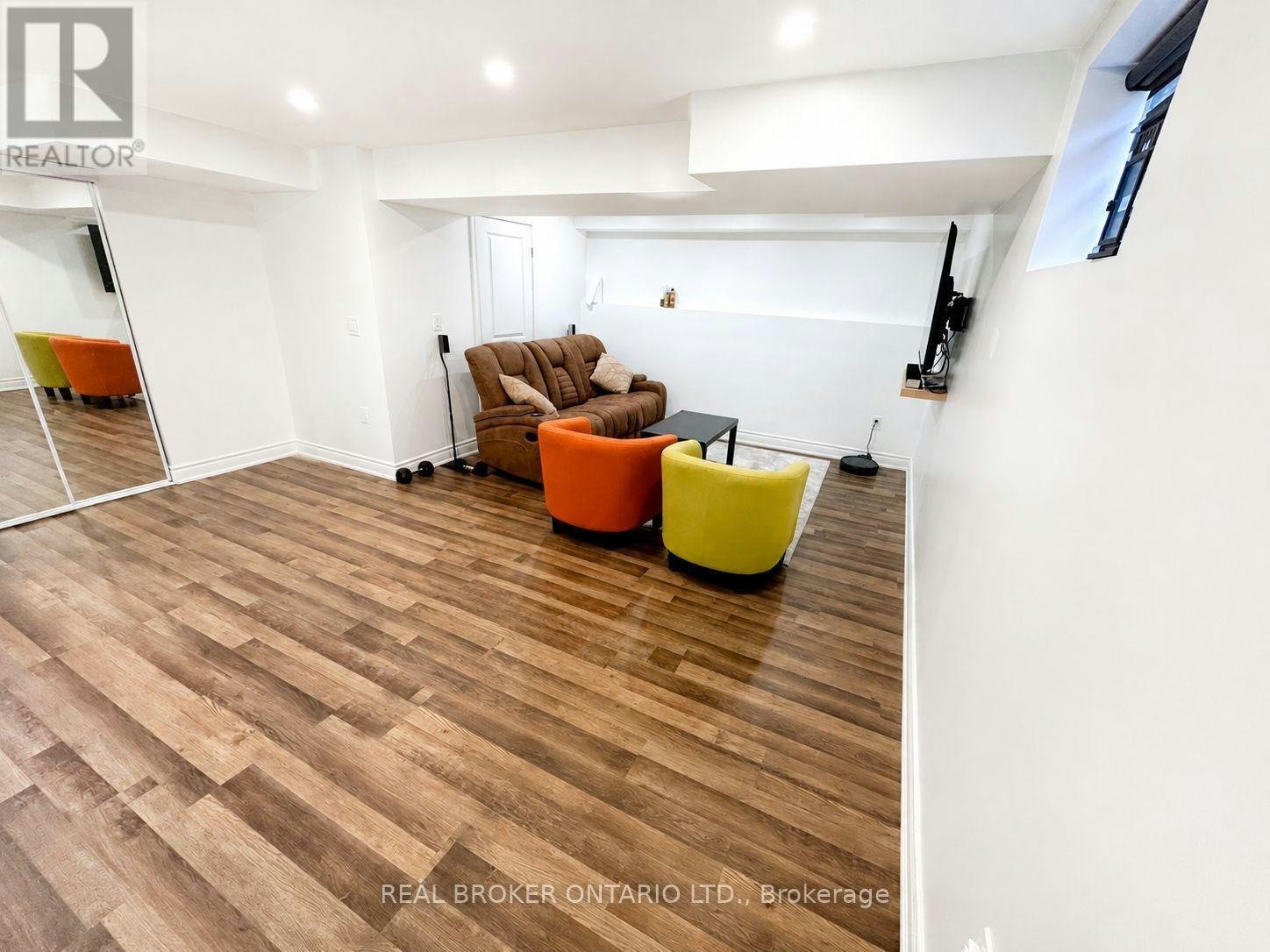 142 Palacebeach Trail, Hamilton, ON, L8E 0C3 - 16
