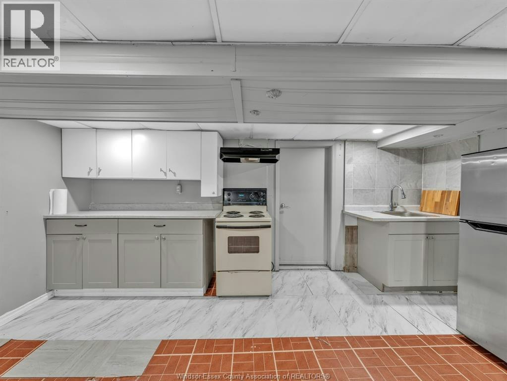 MAIN-677 Marentette, Windsor, ON, N9A 1Z3 - 21