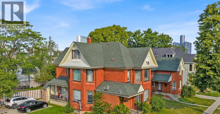 MAIN-677 Marentette, Windsor, ON, N9A 1Z3