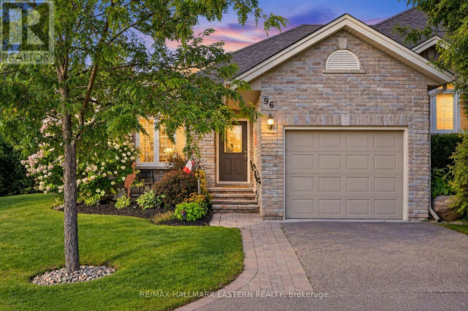 96-301 Carnegie Avenue, Peterborough, ON, K9L 0E9