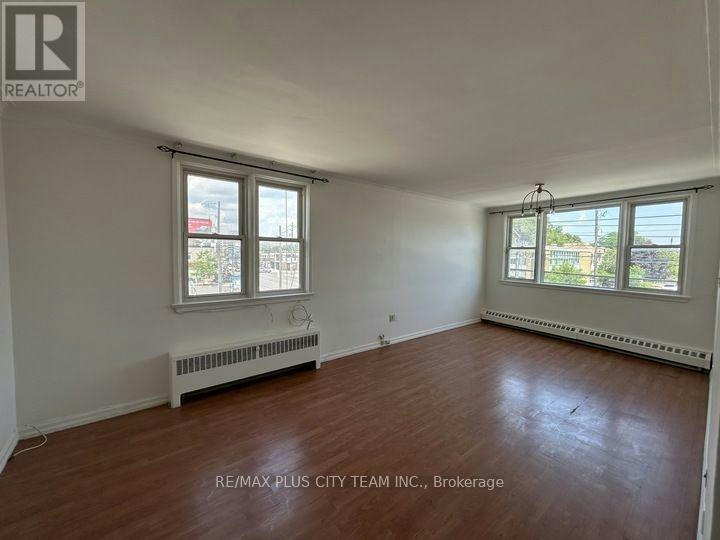 1-3432 Bathurst Street, Toronto, ON, M6A 2C2