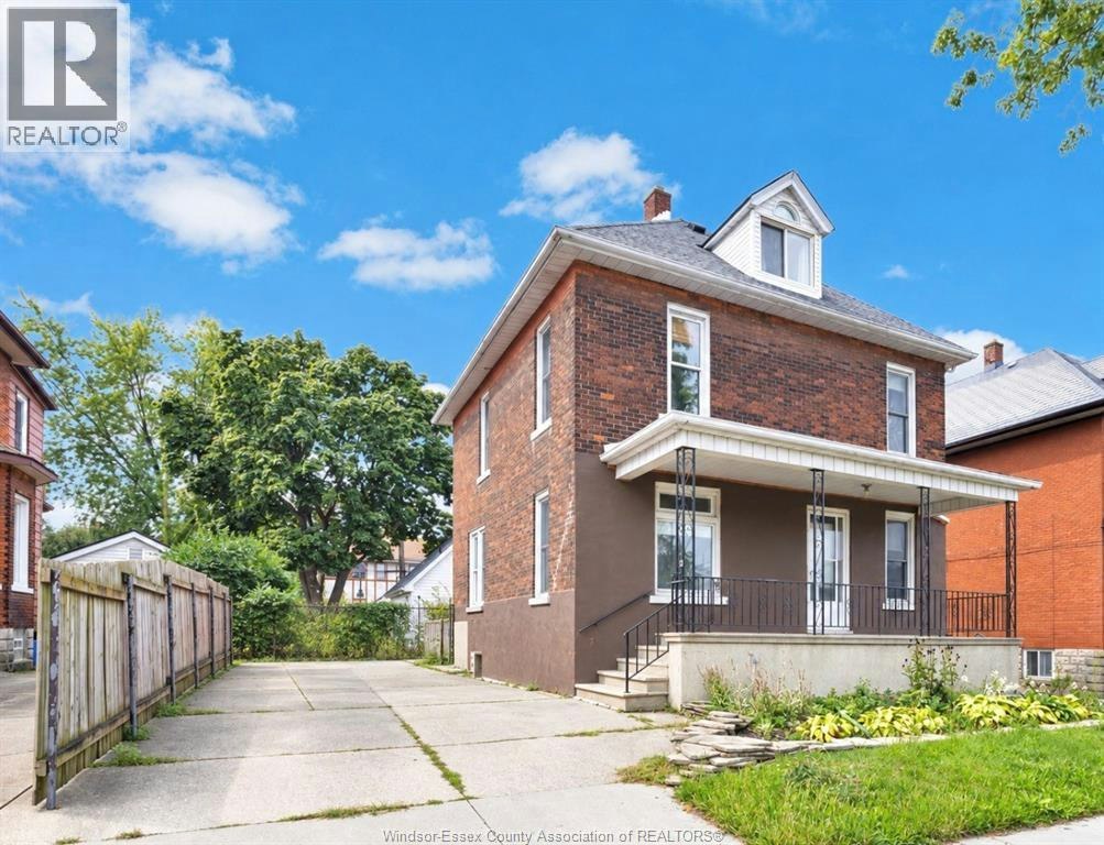 1-231 Gladstone, Windsor, ON, N9A 2P6 - 2