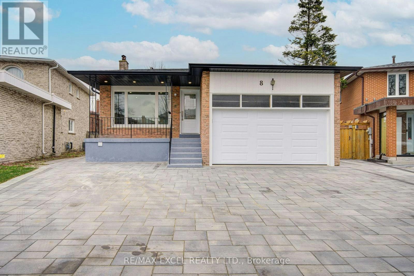 8 Simsbury Court, Markham, ON, L3R 3G7