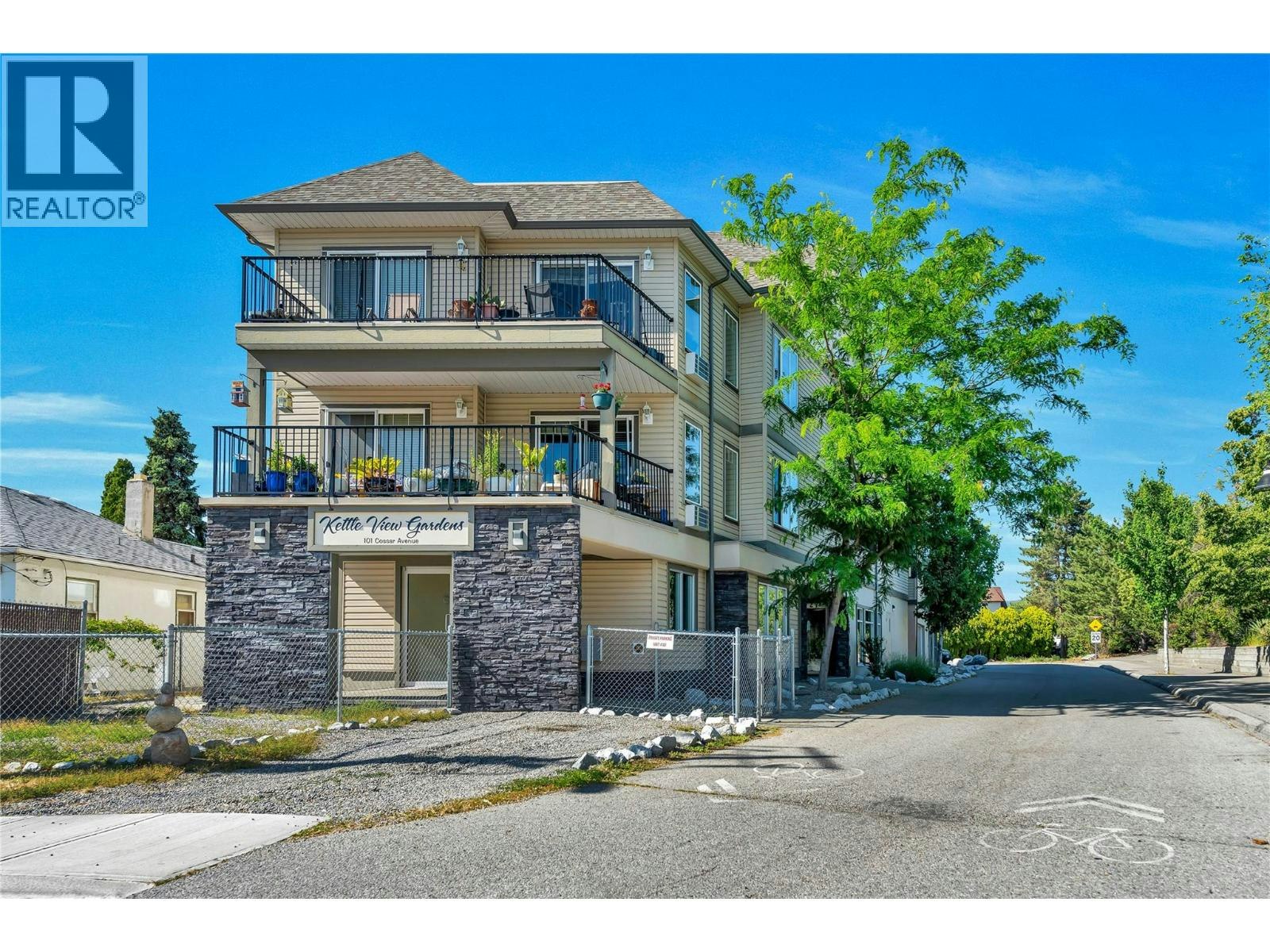 203-101 Cossar Avenue, Penticton, BC, V2A 2V3