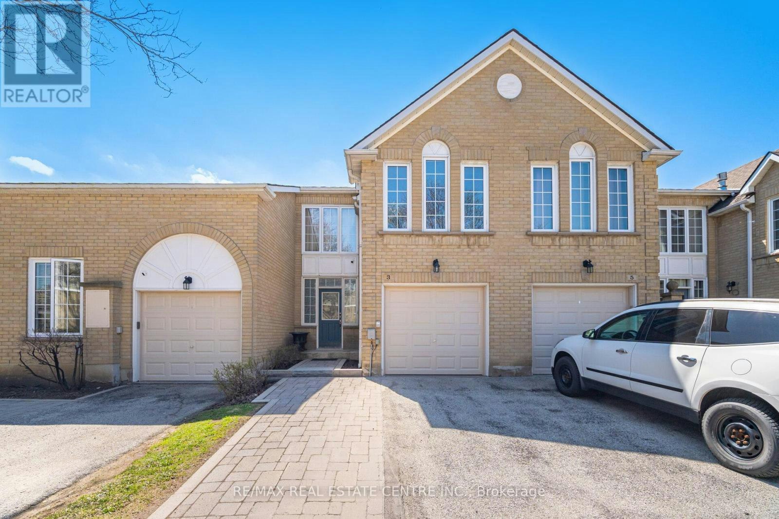2-3 Hartnell Square, Brampton, ON, L6S 5W7