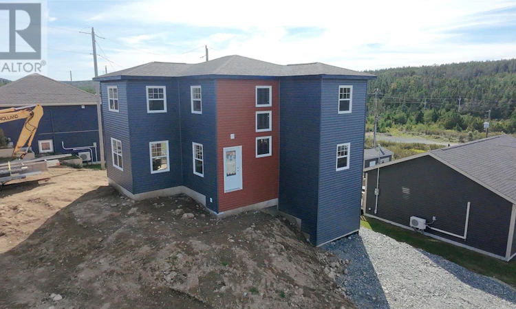 3-7 Heidi Crescent