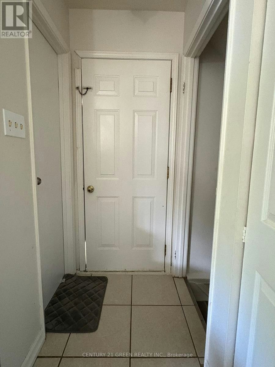 BSMT-32 Elvira Crescent, London, ON, N6E 2P4 - 2