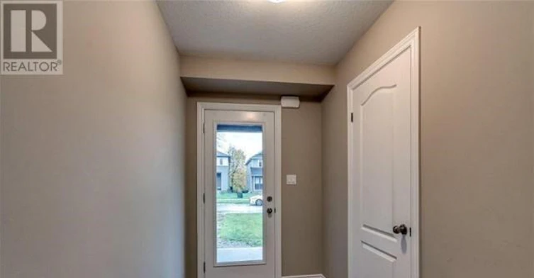 60 Yvonne Crescent, London, ON, N5Z 0A5 - 2