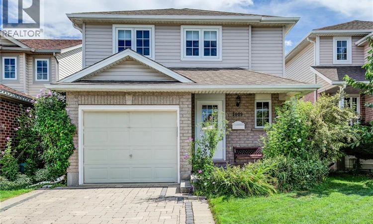 1089 Copper Leaf Crescent