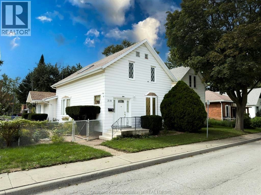 210 Adelaide Street South, Chatham-Kent, ON, N7M 4R9