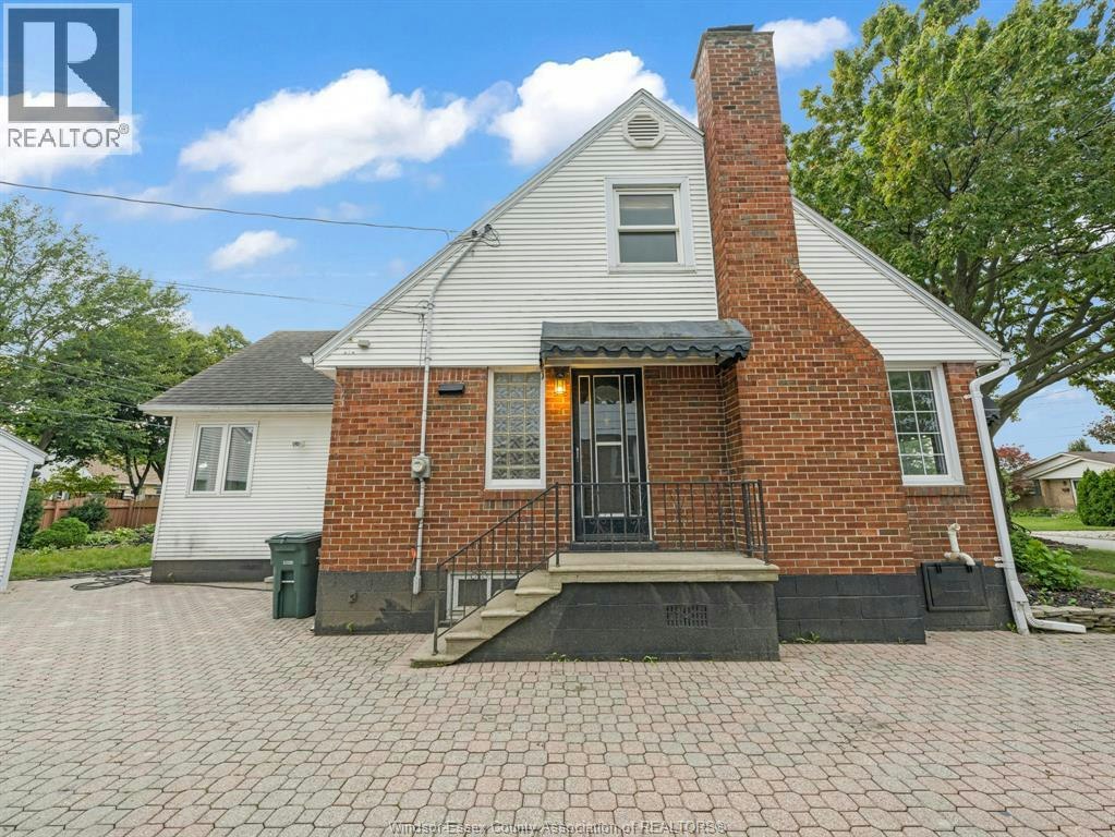 2584 Chilver, Windsor, ON, N8W 2V9 - 2