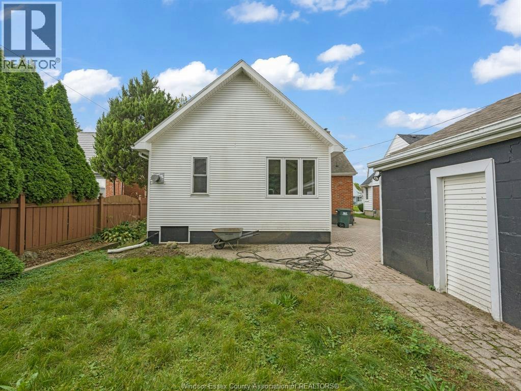 2584 Chilver, Windsor, ON, N8W 2V9 - 4