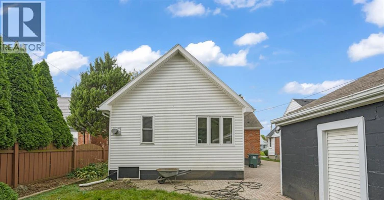 2584 Chilver, Windsor, ON, N8W 2V9 - 4