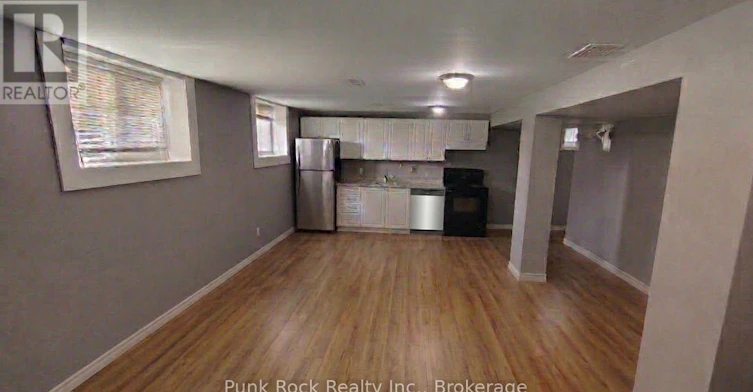 2 Bsmt) 26 Cundles Road E, Barrie, ON, L4M 2Z5