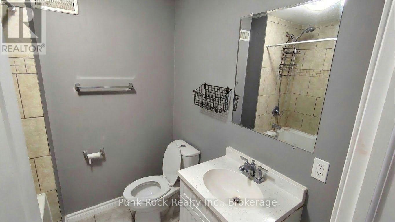 2 Bsmt) 26 Cundles Road E, Barrie, ON, L4M 2Z5 - 3