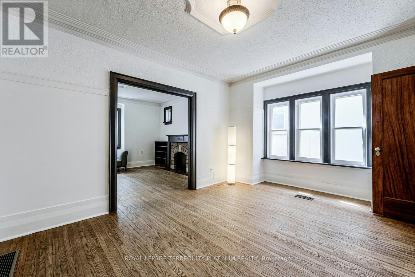 204 Ellerslie Avenue, Toronto, ON, M2N 1Y4 - 9