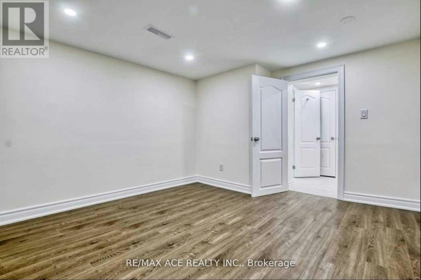 BSMT-17 Brewton Road, Toronto, ON, M1G 1W2 - 2