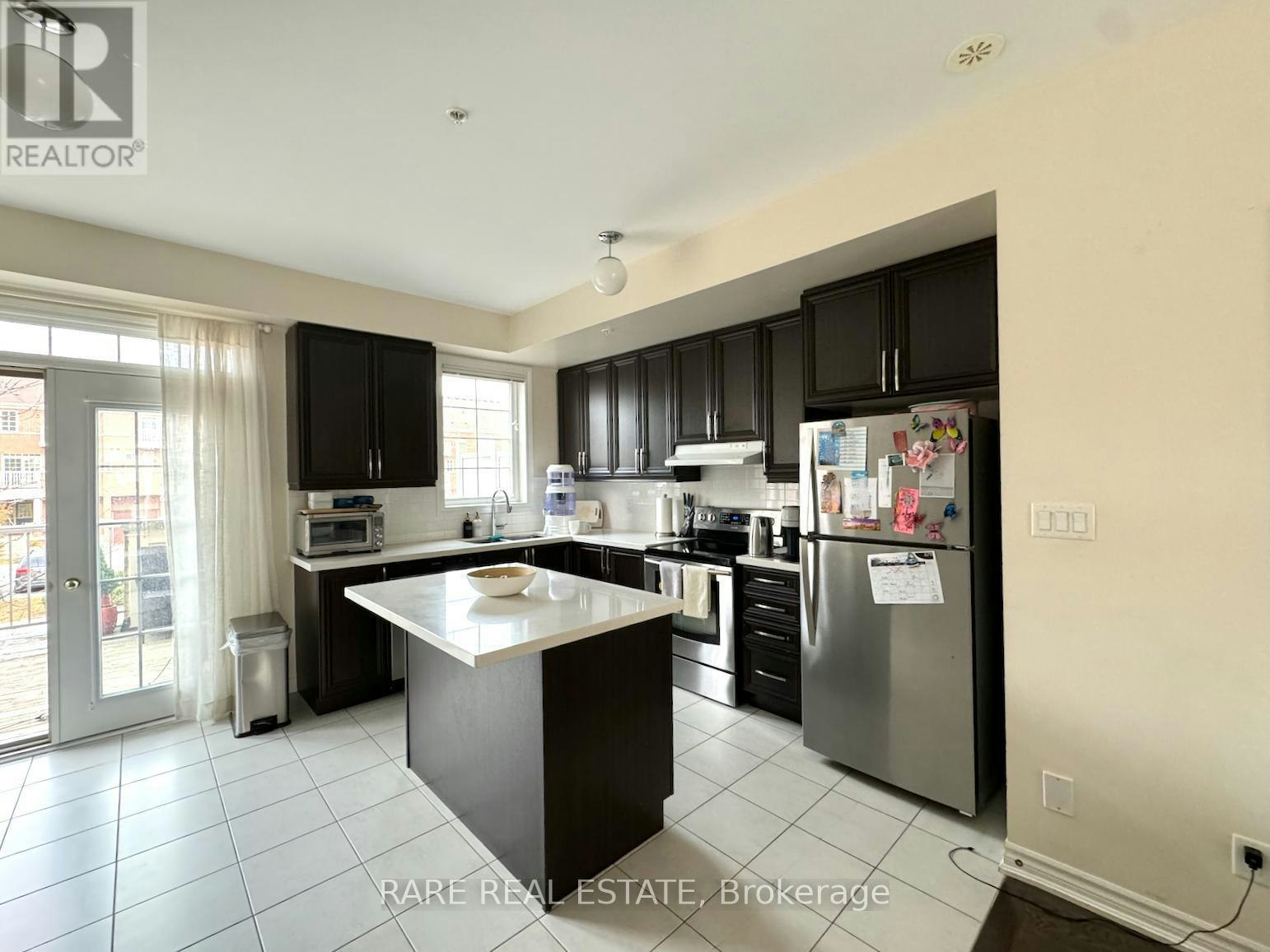 2-18 Cathedral High Street, Markham, ON, L6C 0P2 - 2