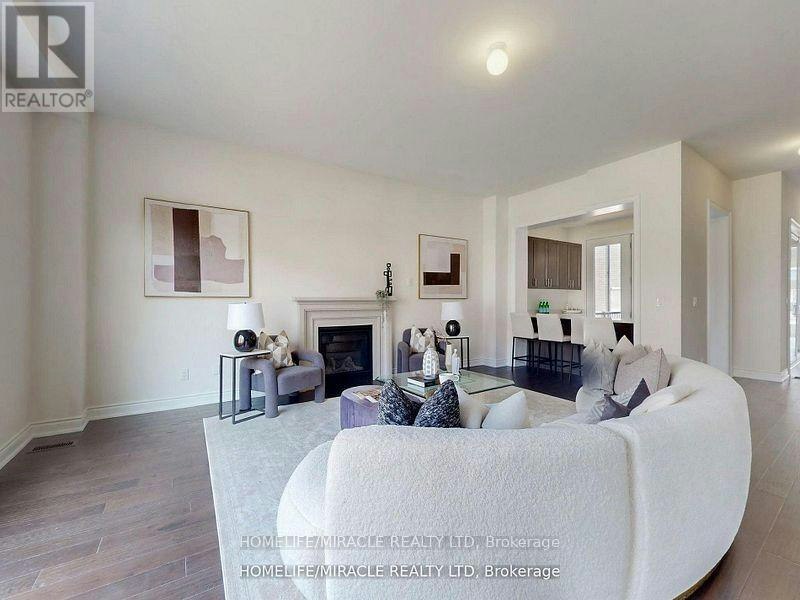 25 Joiner Circle, Whitchurch-Stouffville, ON, L4A 4W9 - 12