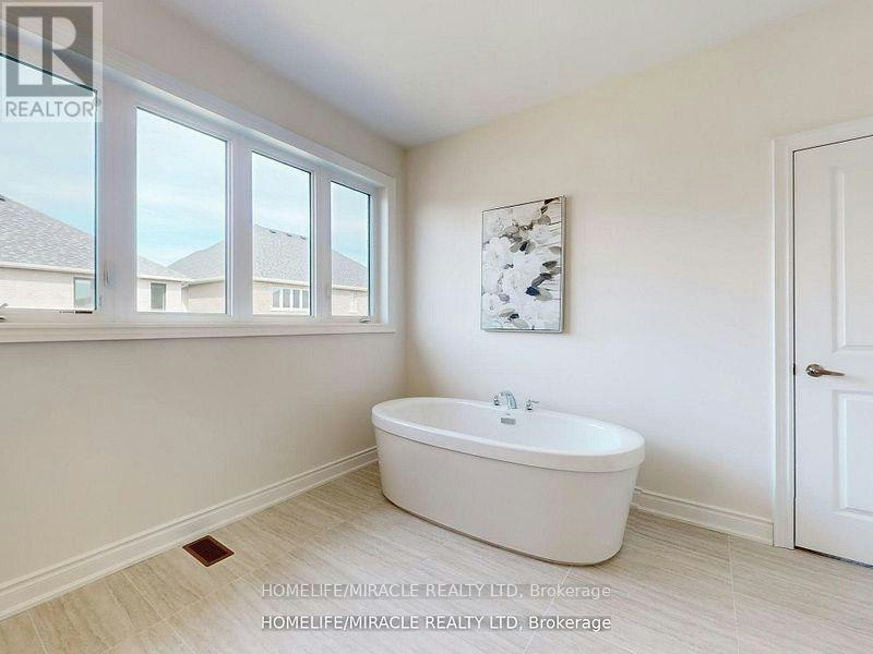 25 Joiner Circle, Whitchurch-Stouffville, ON, L4A 4W9 - 32