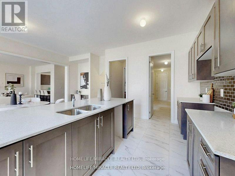 25 Joiner Circle, Whitchurch-Stouffville, ON, L4A 4W9 - 17