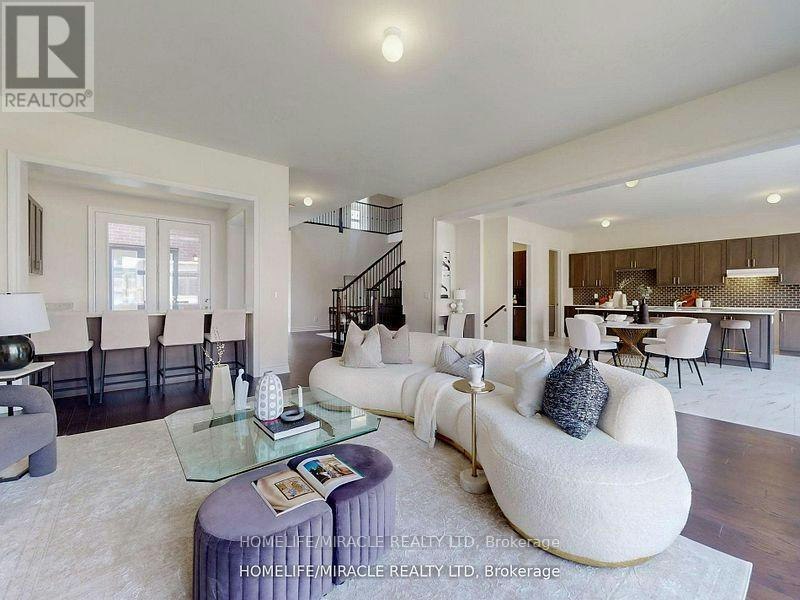 25 Joiner Circle, Whitchurch-Stouffville, ON, L4A 4W9 - 11