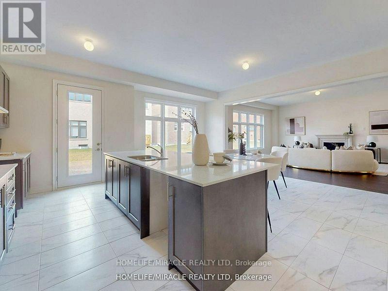 25 Joiner Circle, Whitchurch-Stouffville, ON, L4A 4W9 - 16