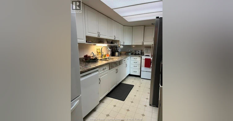 902-5125 Riverside Drive East, Windsor, ON, N8S 4L8 - 5