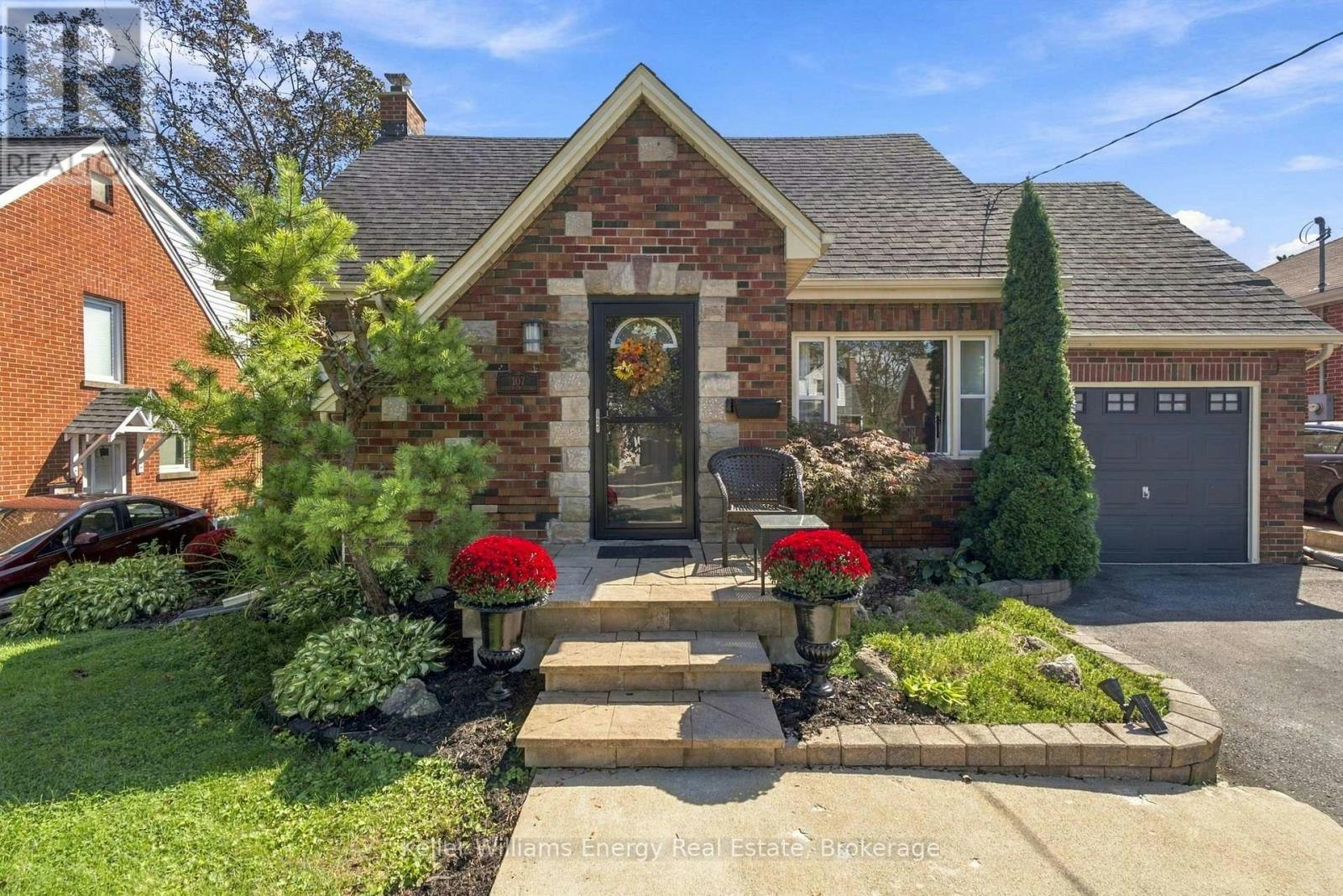 107 Sutherland Avenue, Oshawa, ON, L1G 2G4