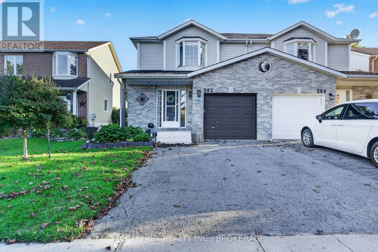 582 Barnsley Crescent, Kingston, ON, K7M 8X3