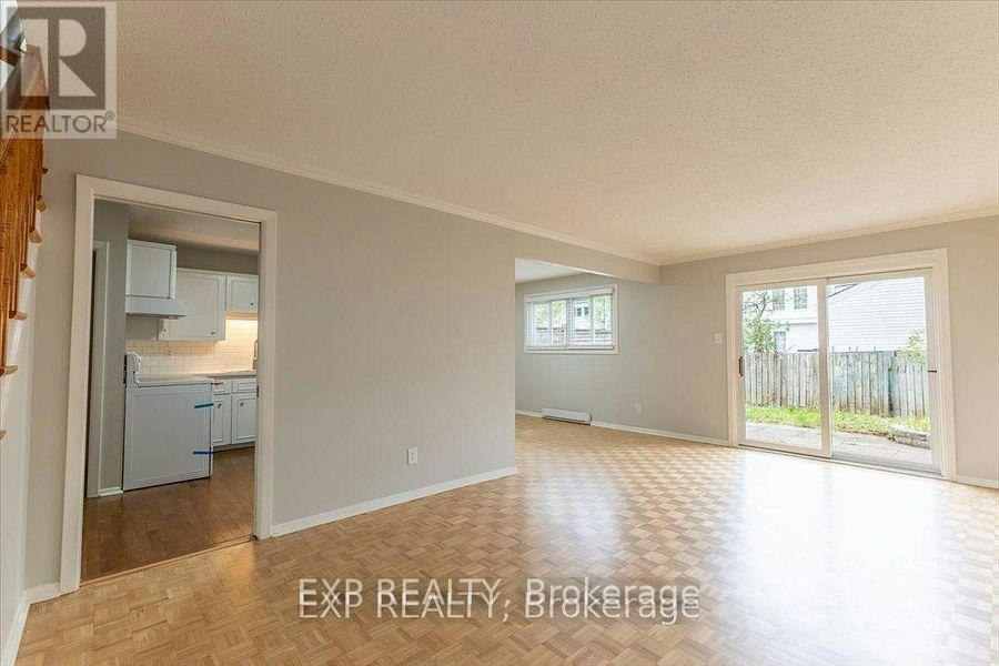 15 Jansen Road, Ottawa, ON, K2H 5W6 - 5
