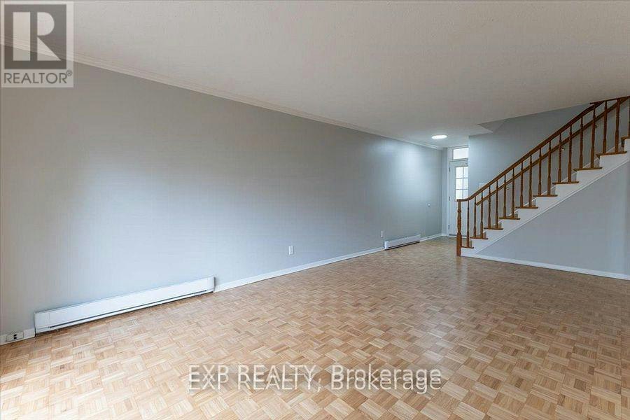 15 Jansen Road, Ottawa, ON, K2H 5W6 - 7