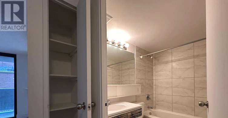 514-20 Saint Patrick Street, Toronto, ON, M5T 2Y4 - 21