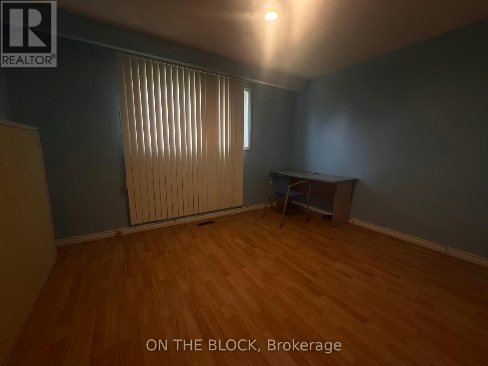 33 Harrington Crescent, Toronto, ON, M2M 2Y6 - 2