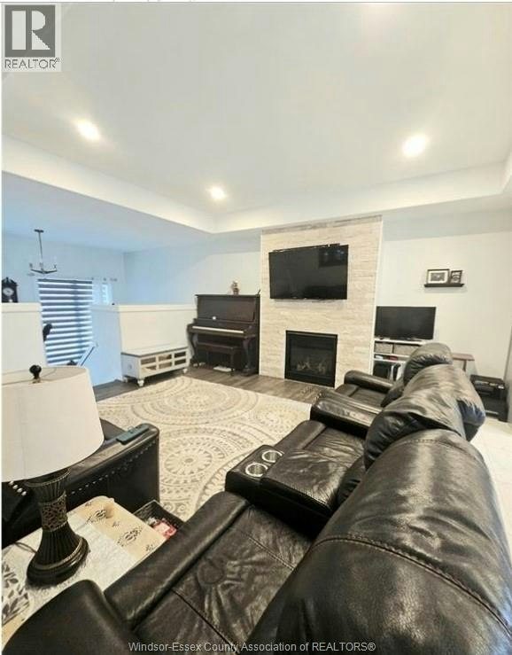 724 Faleria Street, Lakeshore, ON, N0R 1A0 - 2