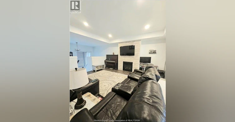 724 Faleria Street, Lakeshore, ON, N0R 1A0 - 2