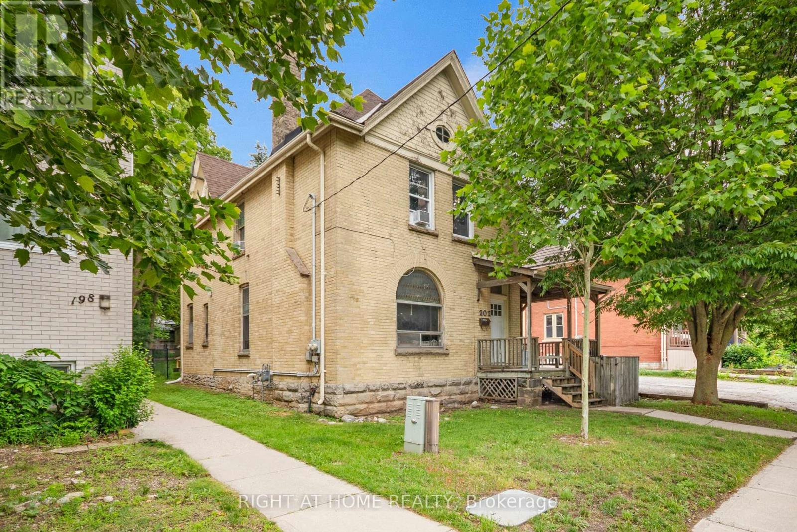 202 Sydenham Street, London, ON, N6A 1W3