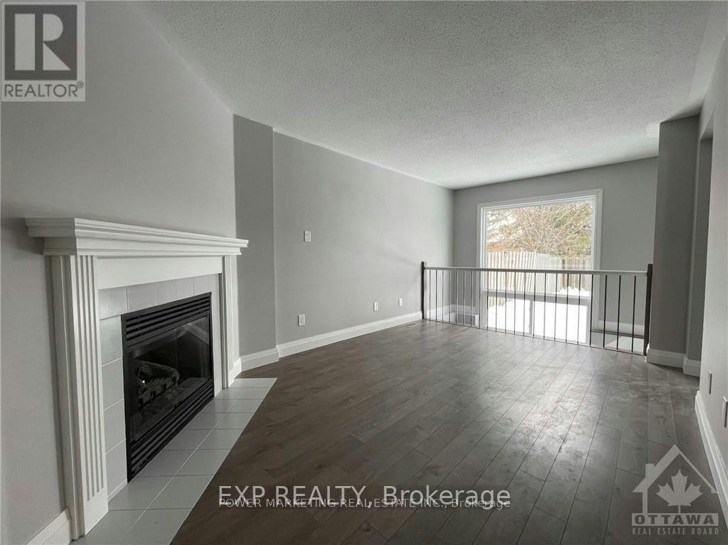 203 Thornbury Crescent, Ottawa, ON, K2G 6B9 - 8