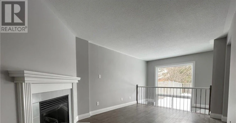 203 Thornbury Crescent, Ottawa, ON, K2G 6B9 - 8