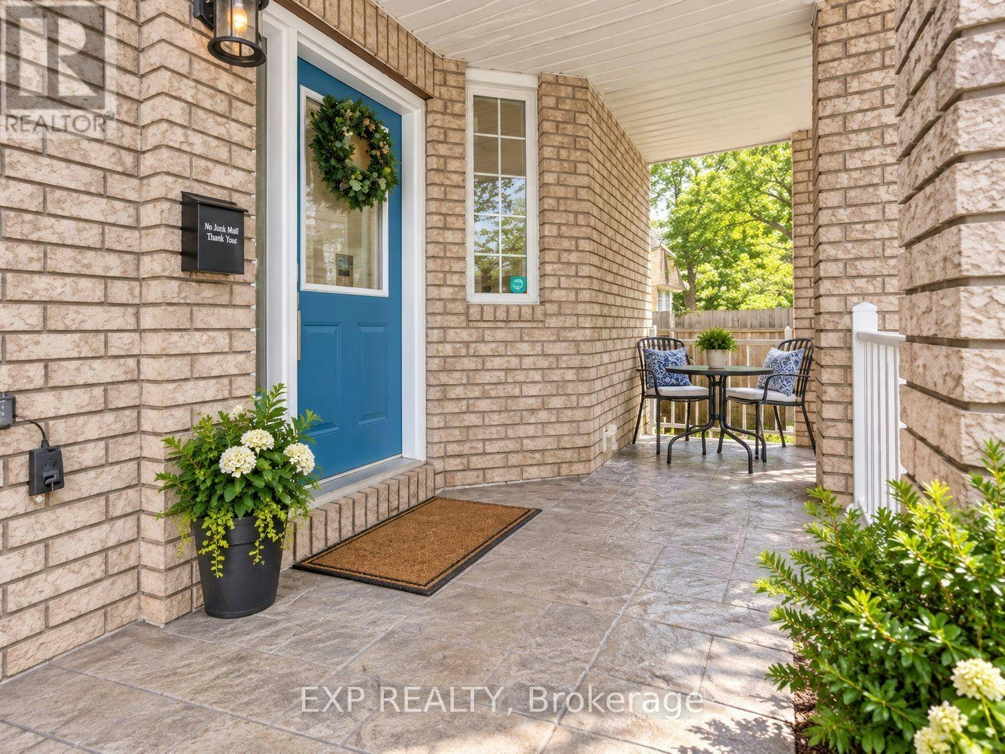 203 Thornbury Crescent, Ottawa, ON, K2G 6B9 - 3