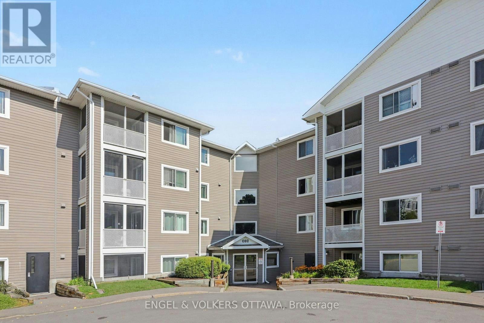 319-316 Lorry Greenberg Drive, Ottawa, ON, K1T 2P4