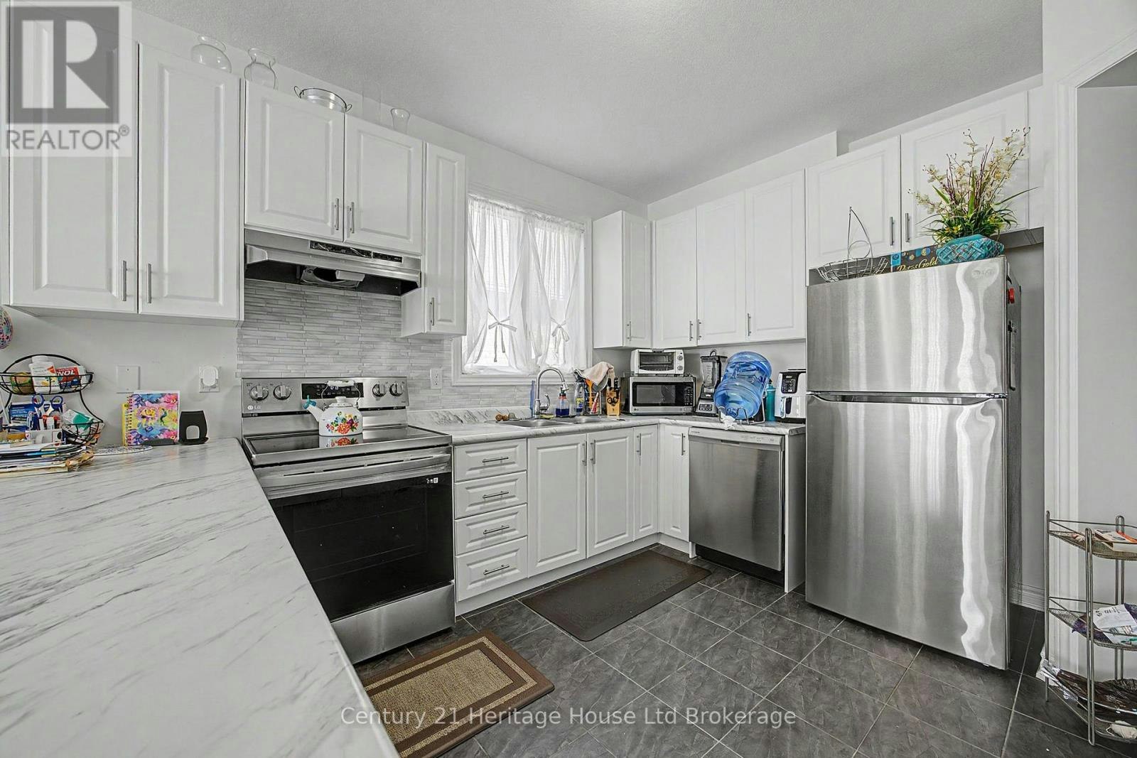 17 Harwood Street, Tillsonburg, ON, N4G 0J7 - 5