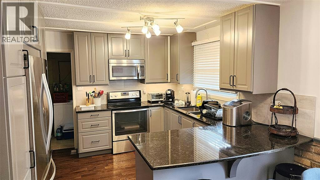 8468 Defore Drive, Lambton Shores, ON, N0M 1T0 - 4