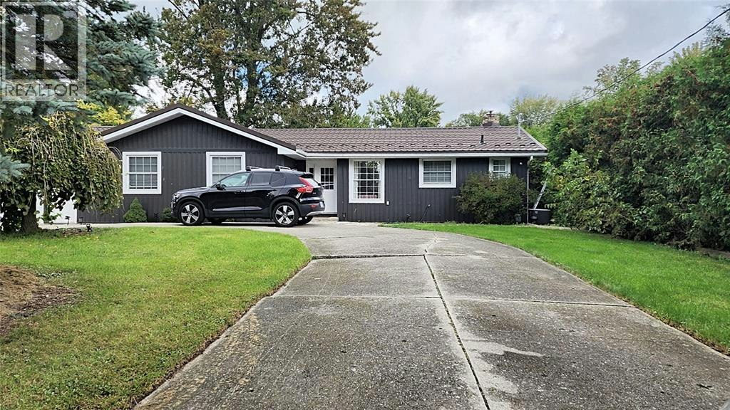 8468 Defore Drive, Lambton Shores, ON, N0M 1T0