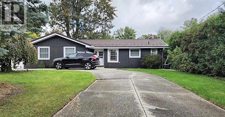 8468 Defore Drive, Lambton Shores, ON, N0M 1T0