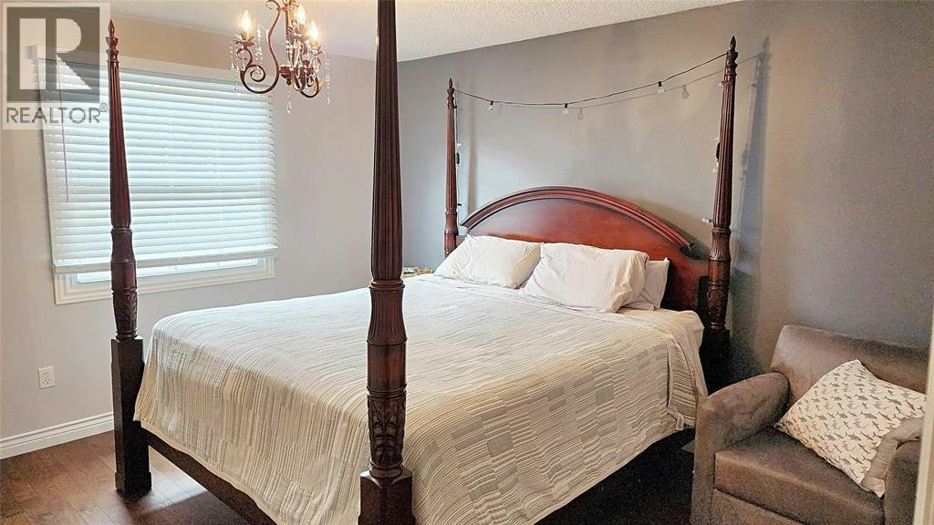 8468 Defore Drive, Lambton Shores, ON, N0M 1T0 - 8