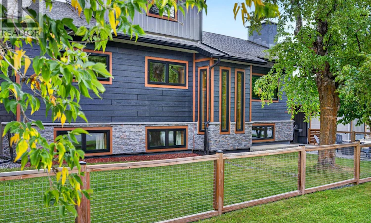 502 S 10th Street
