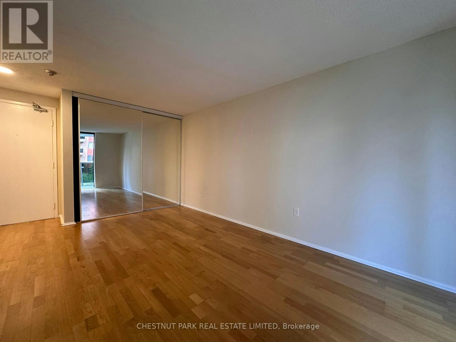 621-20 Saint Patrick Street, Toronto, ON, M5T 2Y4 - 4