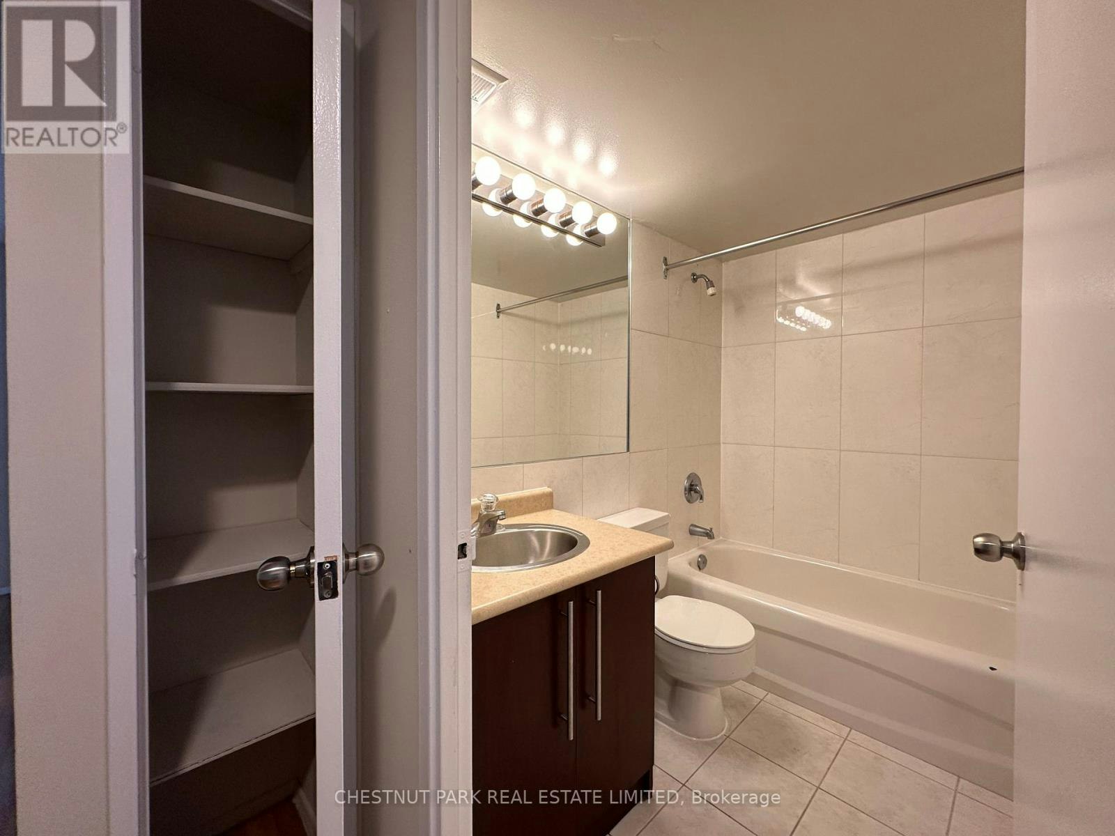 621-20 Saint Patrick Street, Toronto, ON, M5T 2Y4 - 19