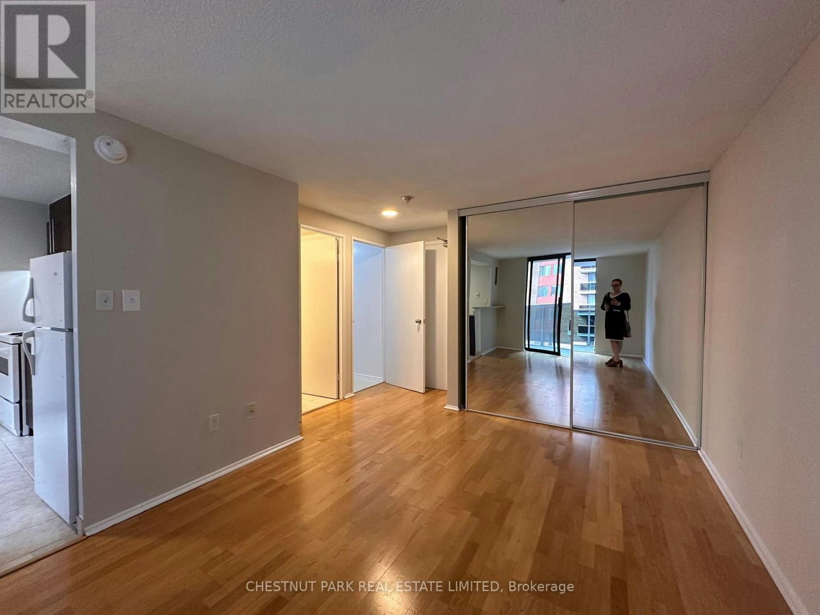 621-20 Saint Patrick Street, Toronto, ON, M5T 2Y4 - 6